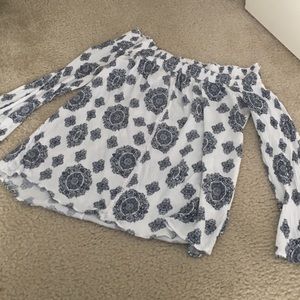 Blue and white super cute blouse